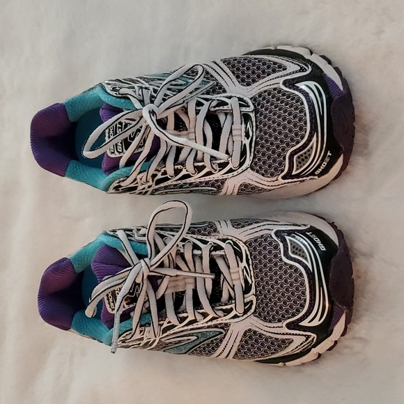 Brooks Shoes - EUC Brooks GHOST running shoes Sz 6 Euro 6.5
